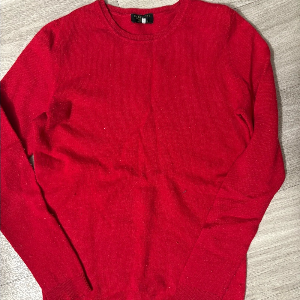 Beautiful sweater. Only worn once.